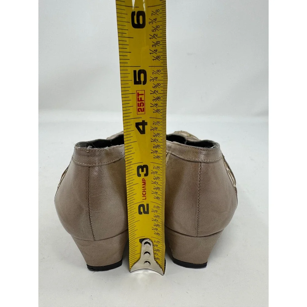 Margaret Jerrold Vintage Taupe Leather Gold Studded Low Wedge Pumps Heels 7.5 M